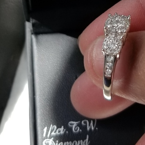 Affinity ring - Picture 2 of 3